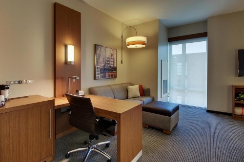Hyatt Place Milwaukee Downtown - image 10