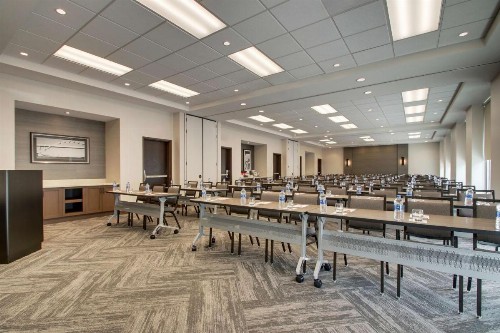 Hyatt Place Milwaukee Downtown - image 24