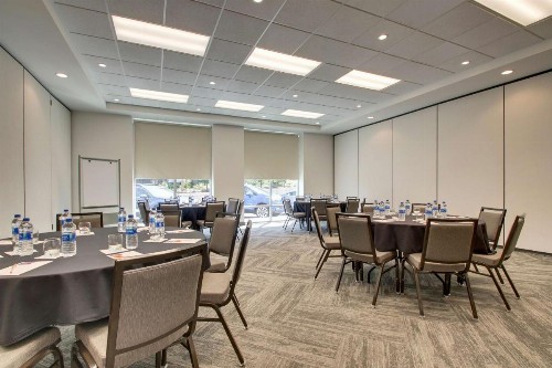 Hyatt Place Milwaukee Downtown - image 25