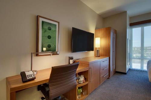 Hyatt Place Milwaukee Downtown - image 27