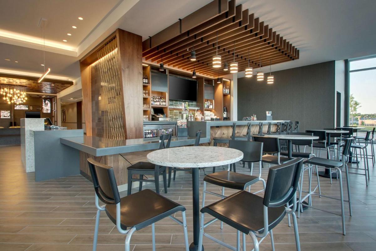 Hyatt Place Milwaukee Downtown - image 4