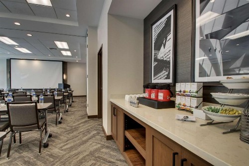 Hyatt Place Milwaukee Downtown - image 41