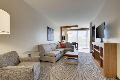 Hyatt Place Milwaukee Downtown - image 7