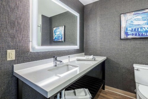 Cambria Hotel Milwaukee Downtown - image 15