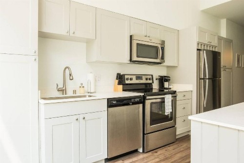 Frontdesk MKE Lofts Downtown Milwaukee - image 10