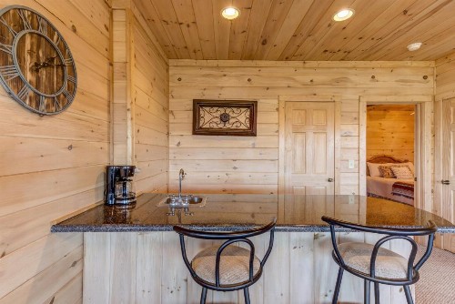 Eagle Ridge Cabin - image 8