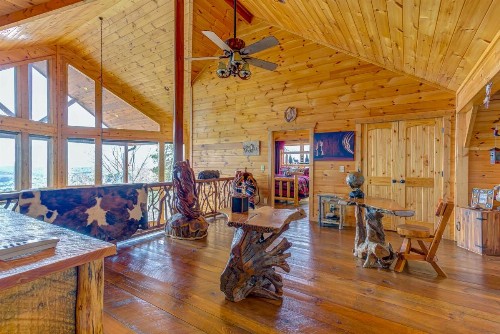 Cinnamon Bear Lodge - image 12