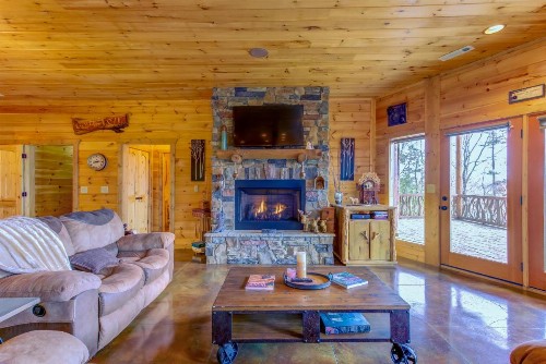 Cinnamon Bear Lodge - image 6