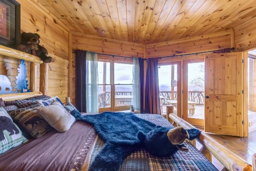 Cinnamon Bear Lodge - image 7