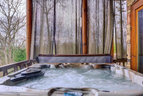 Cinnamon Bear Lodge - image 9