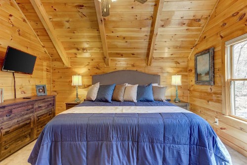 PineHome Cabin - image 8