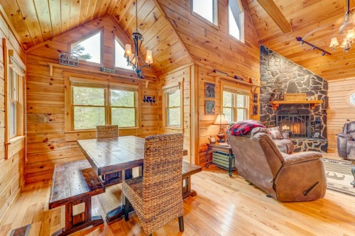 Timberland Retreat by Escape to Blue Ridge - image 4