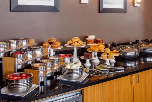 DoubleTree Suites by Hilton Minneapolis - image 10