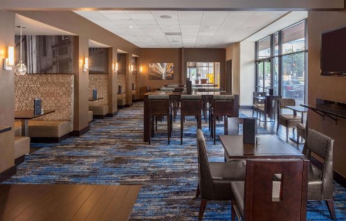 DoubleTree Suites by Hilton Minneapolis - image 12