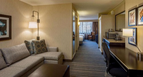 DoubleTree Suites by Hilton Minneapolis - image 13