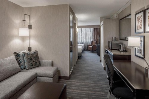 DoubleTree Suites by Hilton Minneapolis - image 15