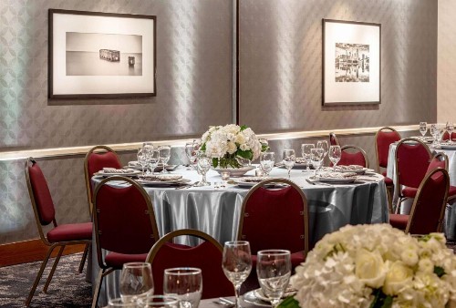 DoubleTree Suites by Hilton Minneapolis - image 21