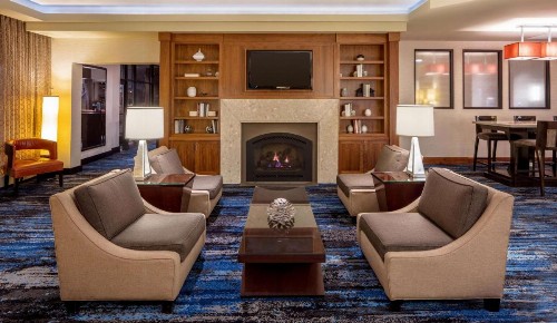 DoubleTree Suites by Hilton Minneapolis - image 27