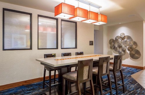 DoubleTree Suites by Hilton Minneapolis - image 33