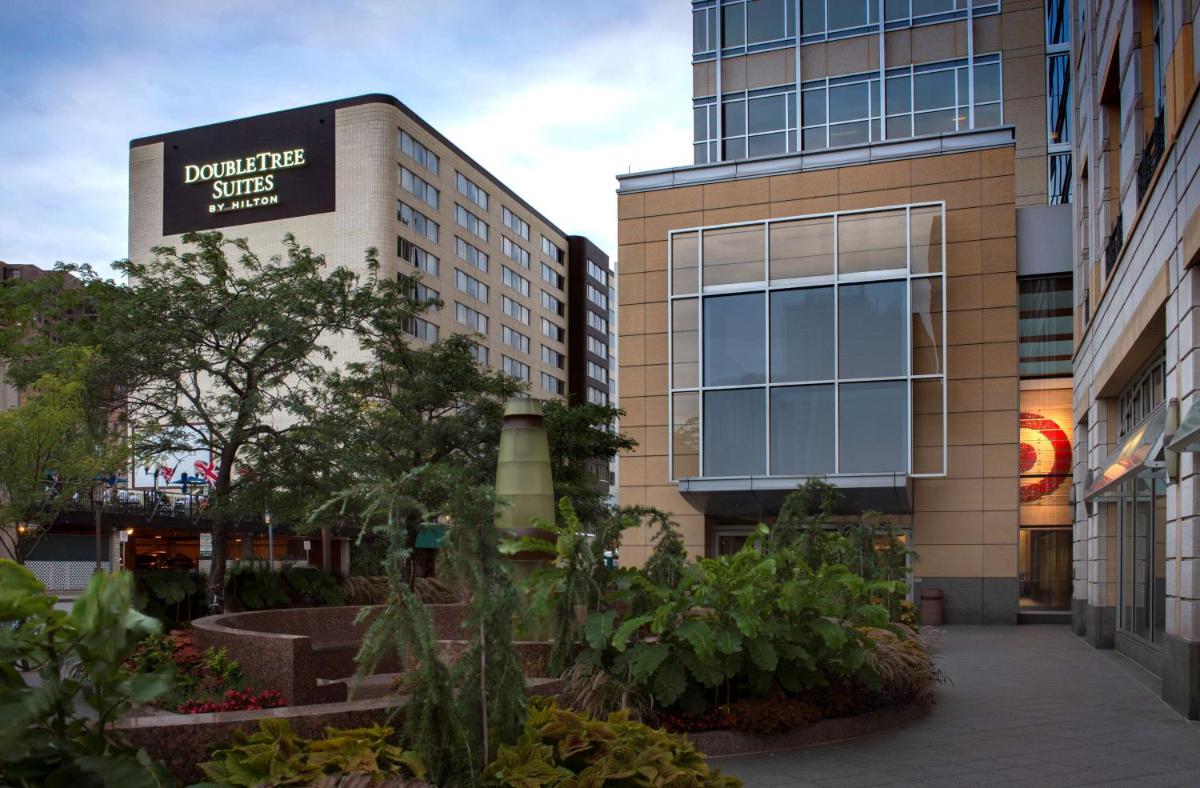 DoubleTree Suites by Hilton Minneapolis - image 4