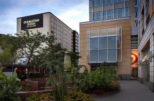 DoubleTree Suites by Hilton Minneapolis - image 5