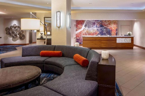 DoubleTree Suites by Hilton Minneapolis - image 8
