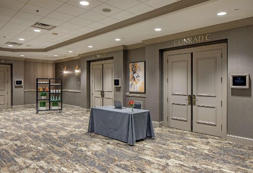 Hilton Minneapolis - image 5