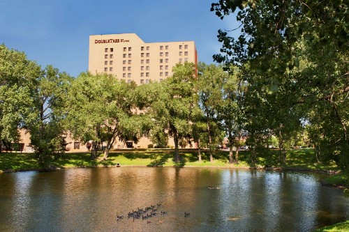 DoubleTree by Hilton Minneapolis Park Place - image 1