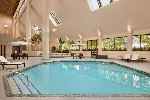 DoubleTree by Hilton Minneapolis Park Place - image 10