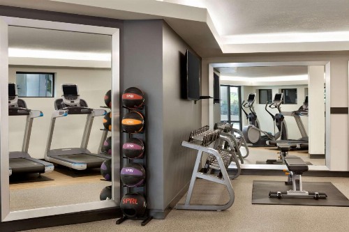 DoubleTree by Hilton Minneapolis Park Place - image 18