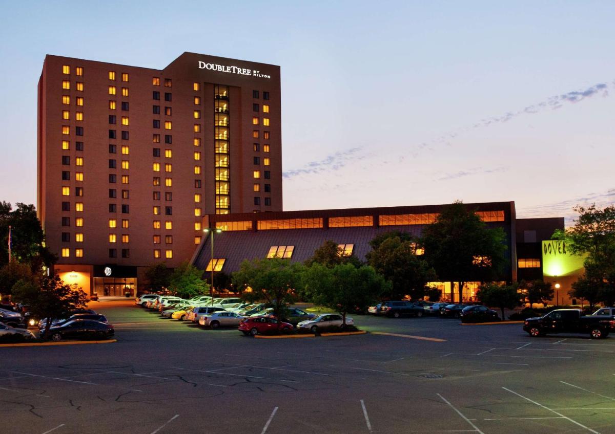 DoubleTree by Hilton Minneapolis Park Place - image 2