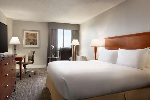 DoubleTree by Hilton Minneapolis Park Place - image 36