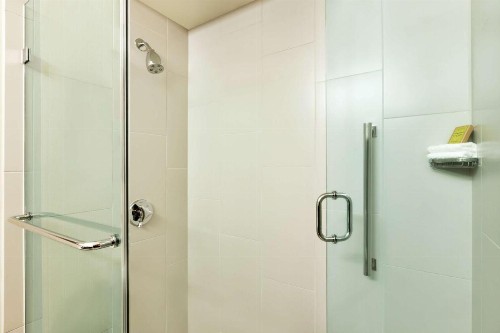 DoubleTree by Hilton Minneapolis Park Place - image 37