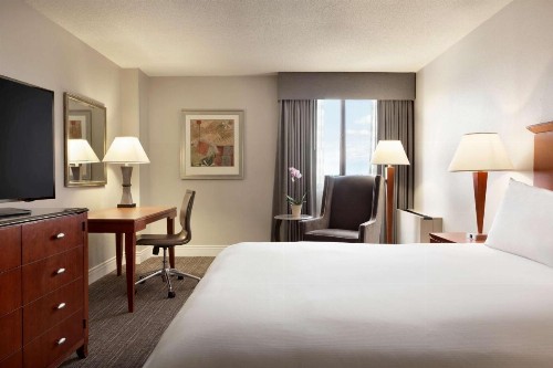 DoubleTree by Hilton Minneapolis Park Place - image 38