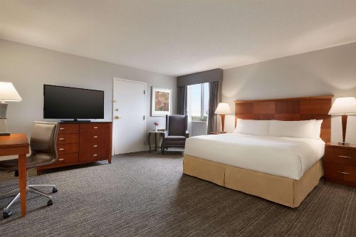 DoubleTree by Hilton Minneapolis Park Place - image 45