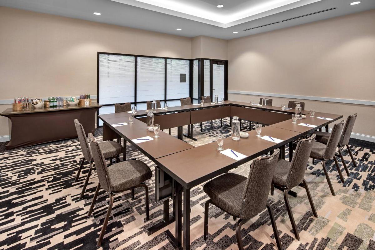 Delta Hotels by Marriott Minneapolis Northeast - image 2
