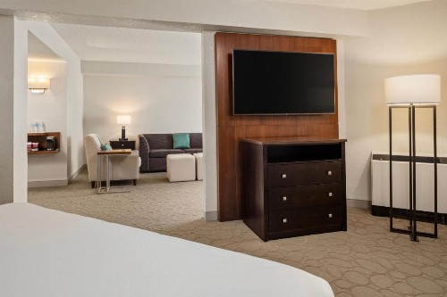 Delta Hotels by Marriott Minneapolis Northeast - image 35