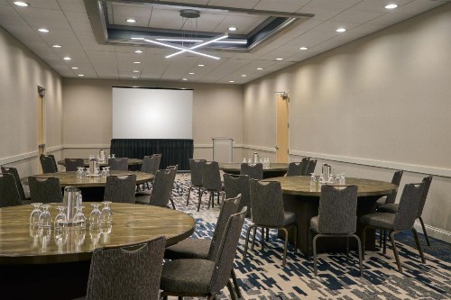 Delta Hotels by Marriott Minneapolis Northeast - image 4