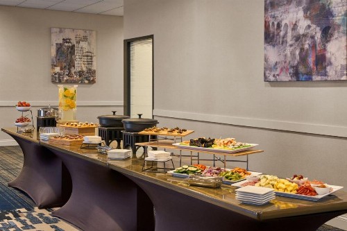 Delta Hotels by Marriott Minneapolis Northeast - image 46