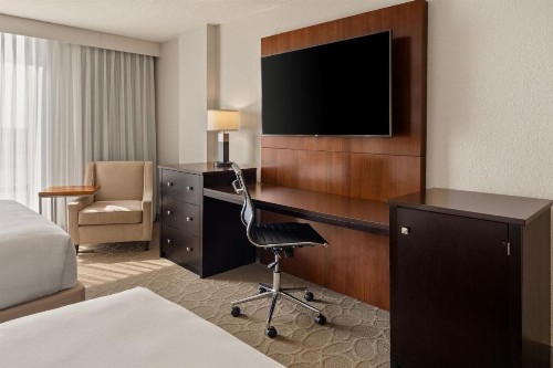 Delta Hotels by Marriott Minneapolis Northeast - image 7