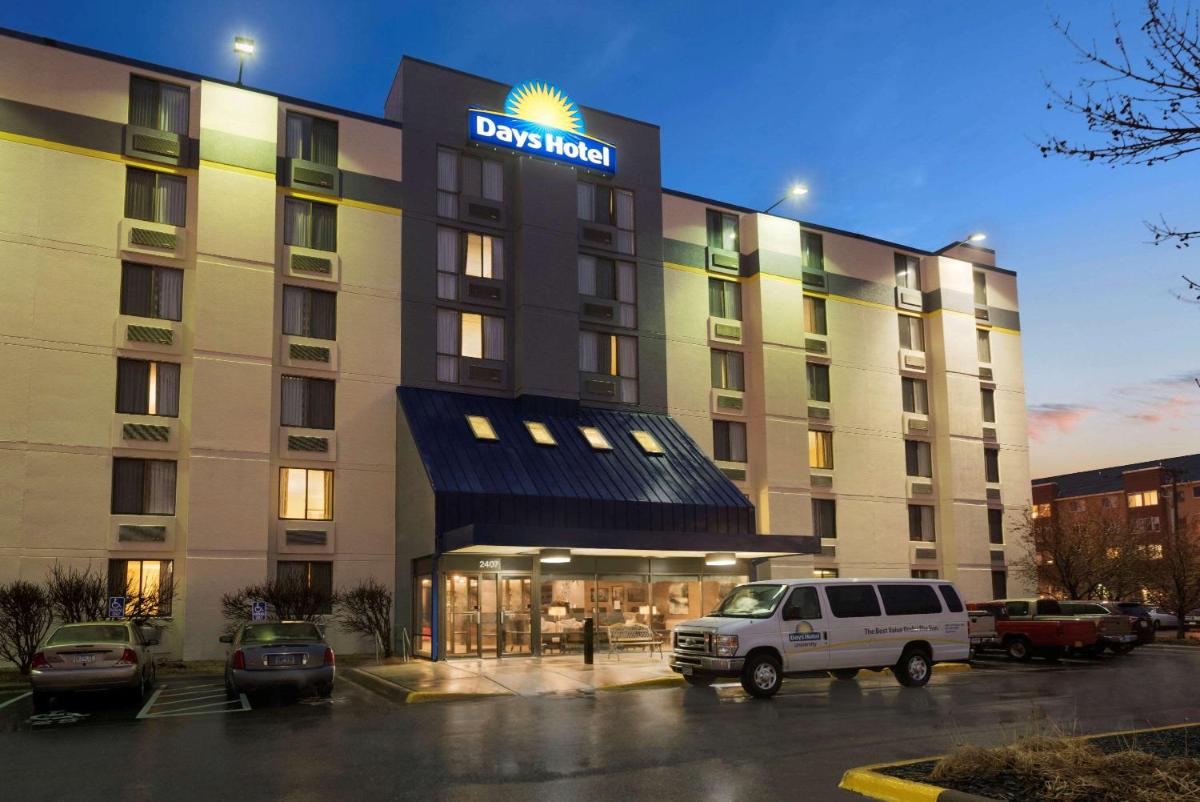Days Hotel by Wyndham University Ave SE - image 2