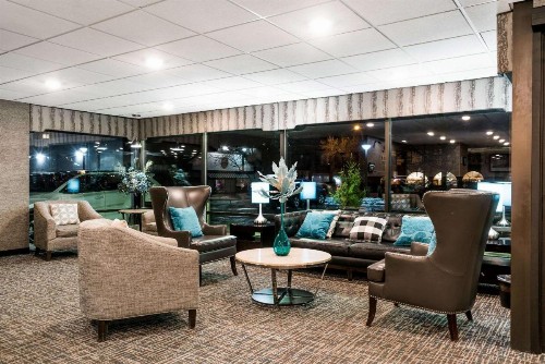 Days Hotel by Wyndham University Ave SE - image 6