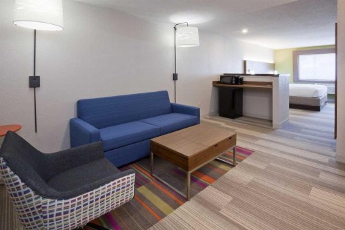 Holiday Inn Express Hotel & Suites Minneapolis-Golden Valley an IHG Hotel - image 10