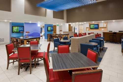 Holiday Inn Express Hotel & Suites Minneapolis-Golden Valley an IHG Hotel - image 13