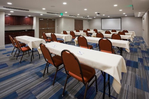 Holiday Inn Express Hotel & Suites Minneapolis-Golden Valley an IHG Hotel - image 21