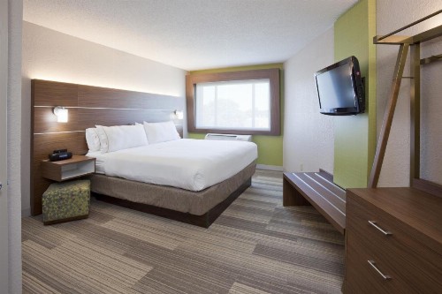 Holiday Inn Express Hotel & Suites Minneapolis-Golden Valley an IHG Hotel - image 27