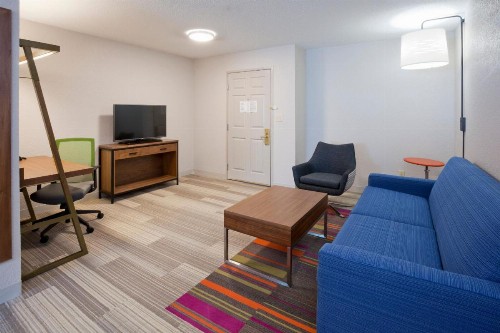 Holiday Inn Express Hotel & Suites Minneapolis-Golden Valley an IHG Hotel - image 29