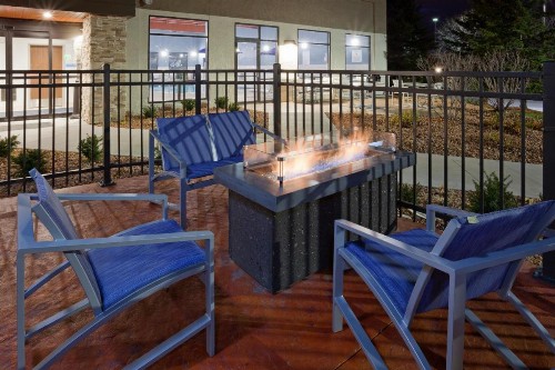 Holiday Inn Express Hotel & Suites Minneapolis-Golden Valley an IHG Hotel - image 36