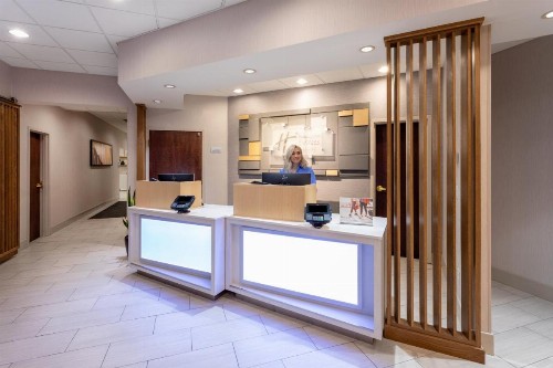 Holiday Inn Express Hotel & Suites Minneapolis-Downtown Convention Center an IHG Hotel - image 11