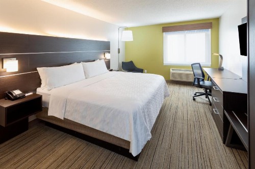 Holiday Inn Express Hotel & Suites Minneapolis-Downtown Convention Center an IHG Hotel - image 21